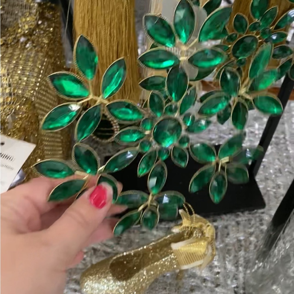 Green snowflake